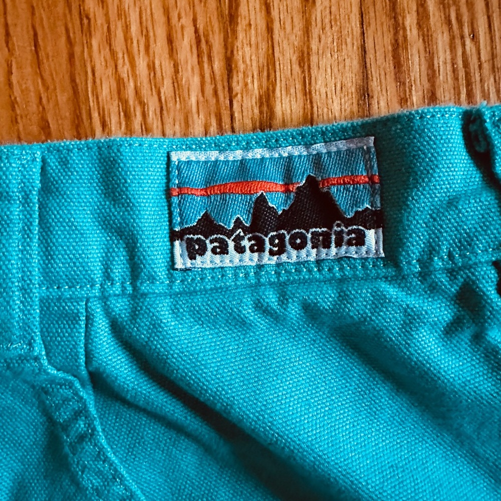 Patagonia Bright Turquoise Women’s Stand Up Shorts - Picture 3 of 4